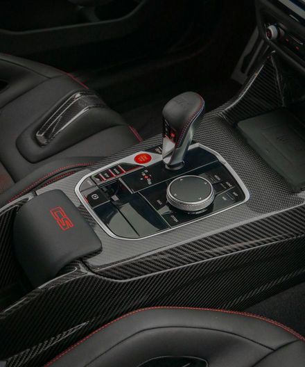 Mittelkonsole aus Carbon im BMW M
